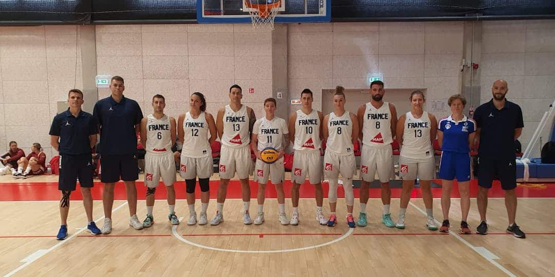 Les Françaises et les gendarmes médaillées de bronze aux Mondiaux militaires de basket 3×3