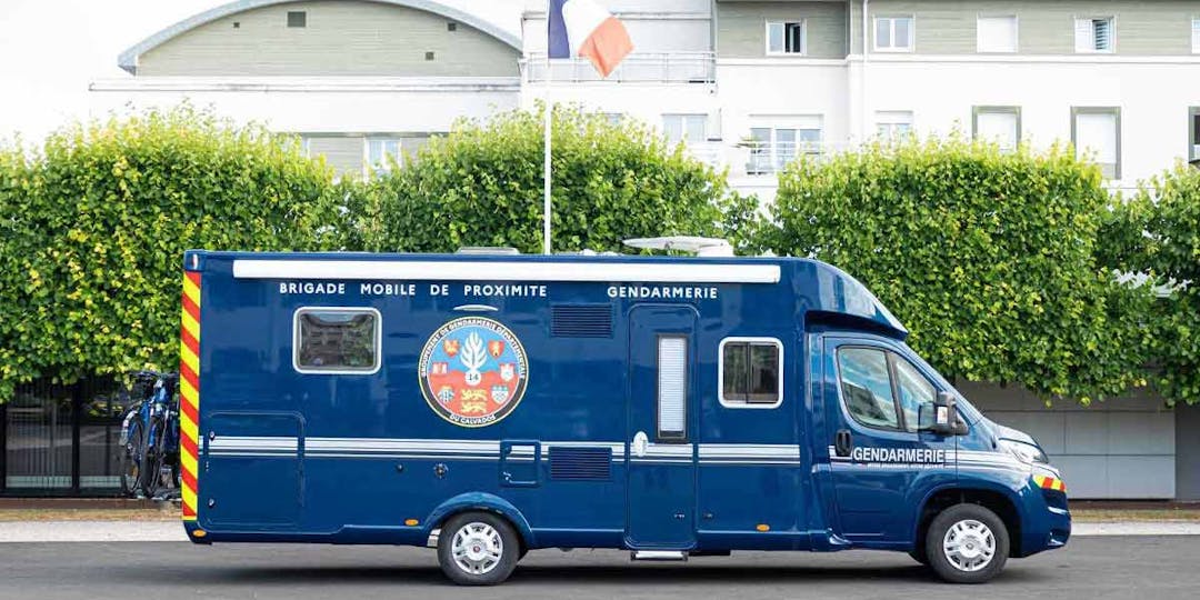 <i class='fa fa-lock' aria-hidden='true'></i> La Gendarmerie utilise plus de 1100 véhicules saisis. Exemple du camping-car aménagé par le groupement du Calvados