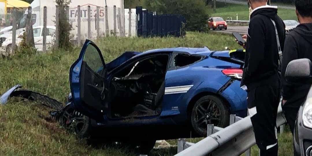 <i class='fa fa-lock' aria-hidden='true'></i> Dans le Doubs, une Mégane RS de la Gendarmerie fait un tonneau et finit dans le fossé