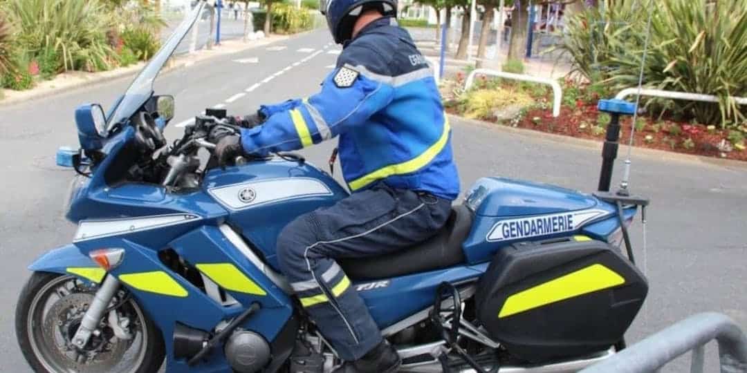 Ariège : un gendarme, en service, décède après avoir chuté à moto