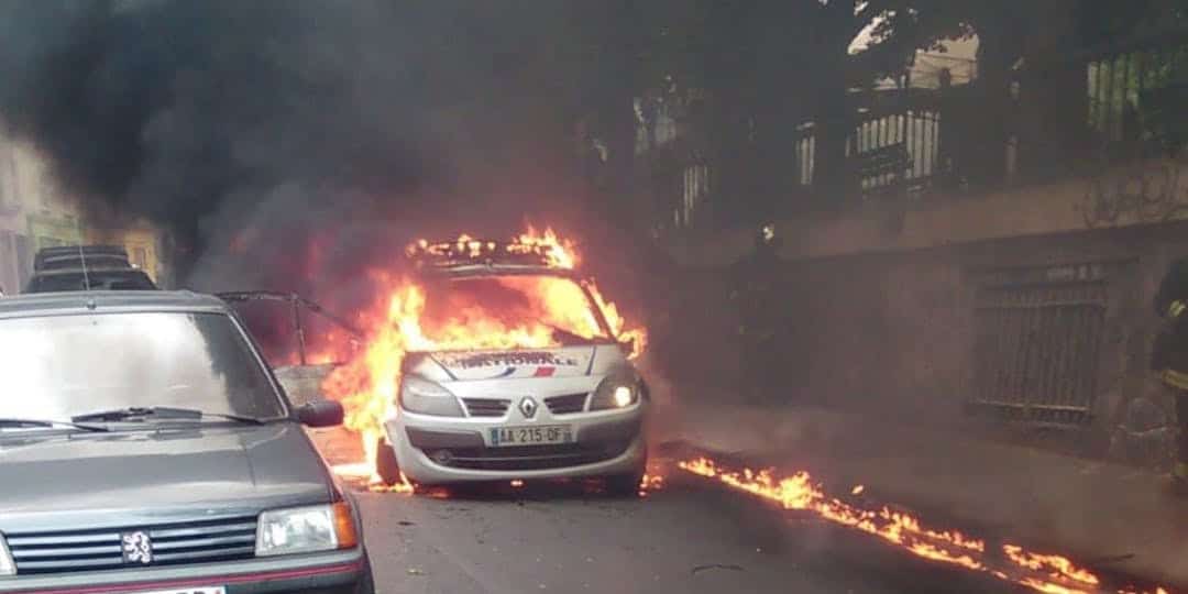 Voiture de police incendiée à Paris : décision le 11 octobre