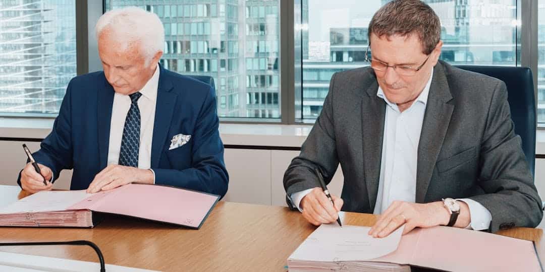 Le général d’armée Gendarmerie (2S), Gérard Desjardin, président de la Mutuelle d’assurance des Armées-MAA, a signé un nouveau partenariat avec Allianz- France