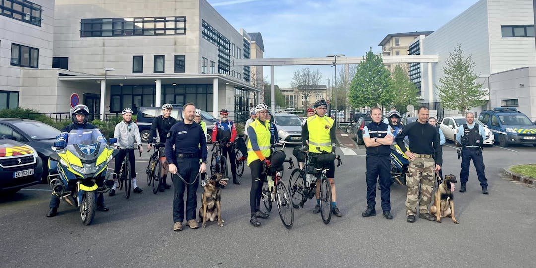 Deux gendarmes à vélo pour la bonne cause et un périple de plus de 1.000 km