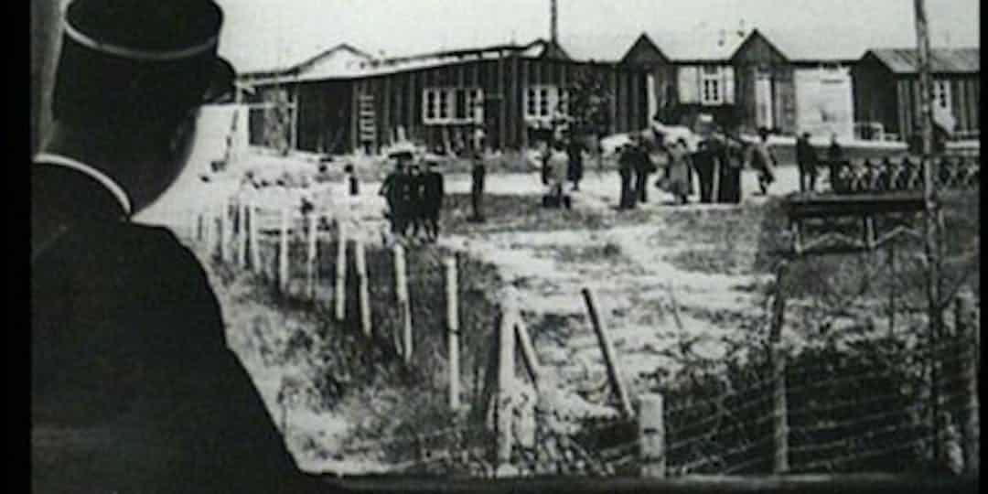 Ce sont des Gendarmes qui, en 1942, gardaient les camps de Pithiviers et de Beaune-la-Rolande dans le Loiret