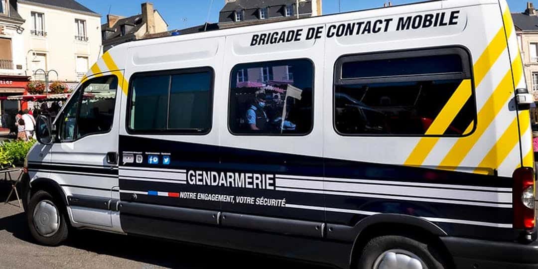 <i class='fa fa-lock' aria-hidden='true'></i> En campagne, Emmanuel Macron confirme la création de 200 brigades (low cost) de Gendarmerie