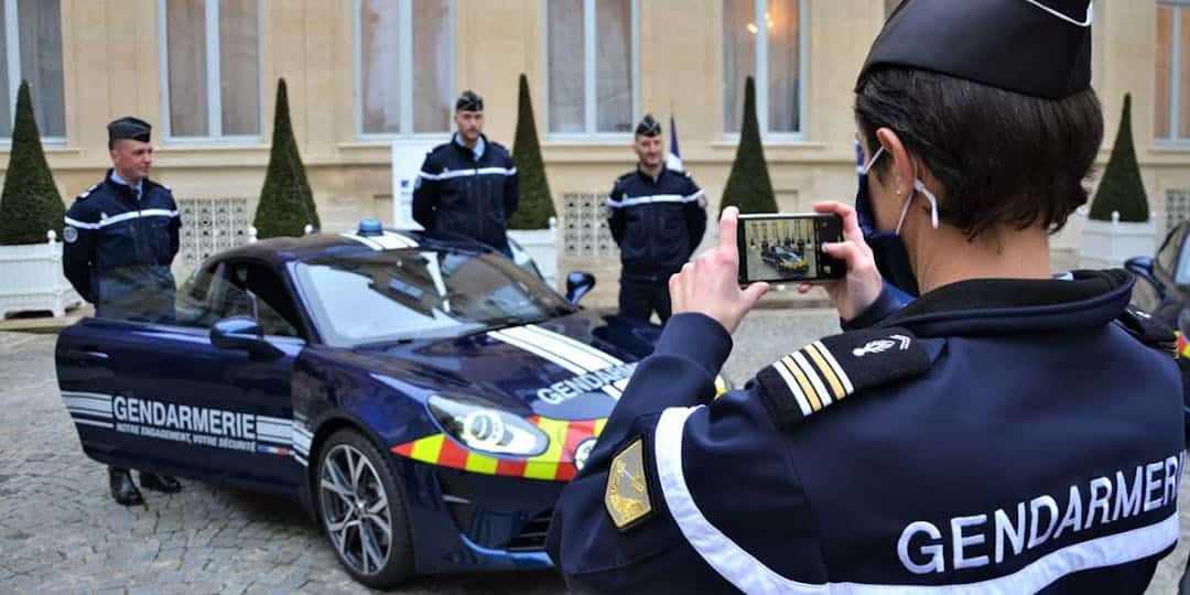 <i class='fa fa-lock' aria-hidden='true'></i> Mauvaises surprises pour les gendarmes avec leur bolide Alpine A110