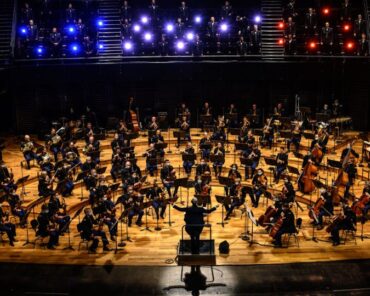 L'orchestre symphonique de la Garde républicaine et le Chœur de l'Armée française, interprétant la Marseillaise en 2021 à la Philharmonie de Paris. (Photo: Garde républicaine)