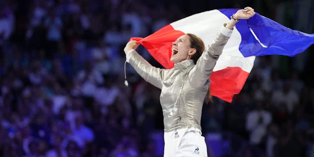 La gendarme Manon Apithy-Brunet championne olympique de sabre. Place maintenant à Clarisse Agbégnénou