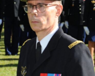 Nommé major général de la Gendarmerie le 18 janvier 2023, le général de corps d'armée André Petillot, 57 ans, apparait bien placé pour succéder au général d'Armée Christian Rodriguez. Cependant, le 2 juillet dernier, veille du Conseil des ministres précédent le deuxième tour des élections législatives anticipées, c'est le nom du général de corps d'armée Xavier Ducept, également 57 ans, actuellement commandant de la Gendarmerie d'Ile de France, qui circulait...(© DICOM - J. Rocha)