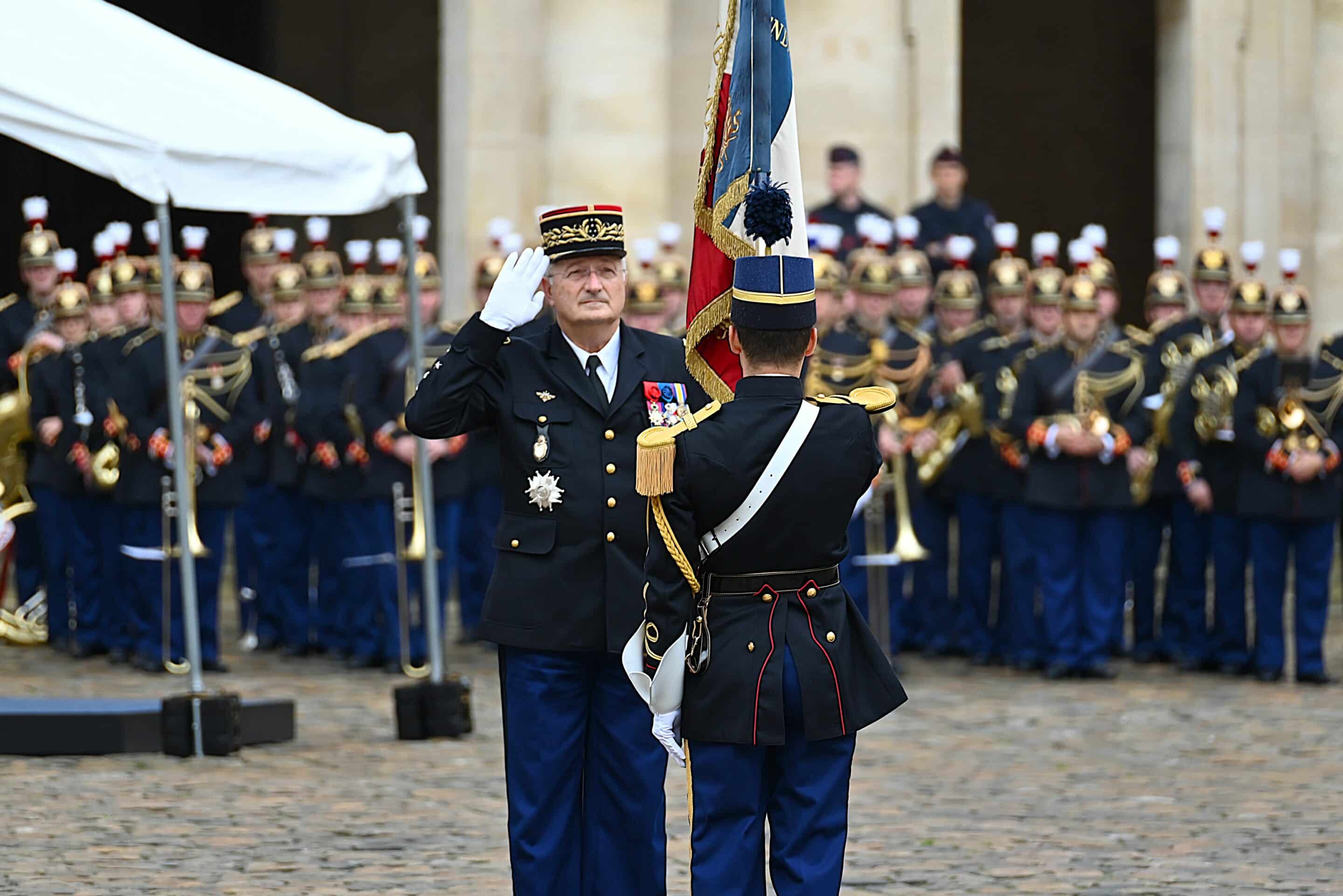 Adieu aux armes du directeur général de la Gendarmerie : le général Rodriguez tire sa révérence