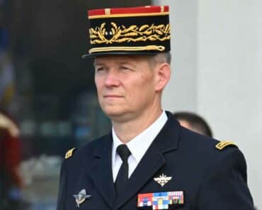 Le général Eric Delain, nouveau commandant de la région de gendarmerie de Normandie et du groupement de Seine-Maritime, lors d'une cérémonie après sa prise de commandement. (Photo: LP)