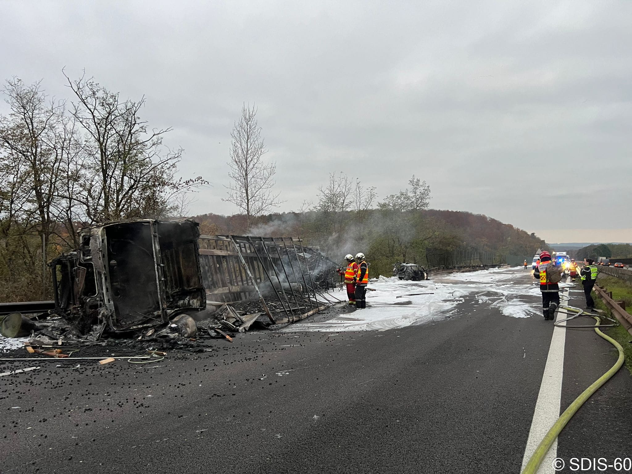 Hors service, une gendarme et un policier sauvent un routier des flammes sur l’A1