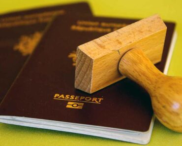 Les personnes visées par cette mesure de déchéance de nationalité va devoir rendre son passeport français. (Photo d'illustration: J.Macou/Pixabay)