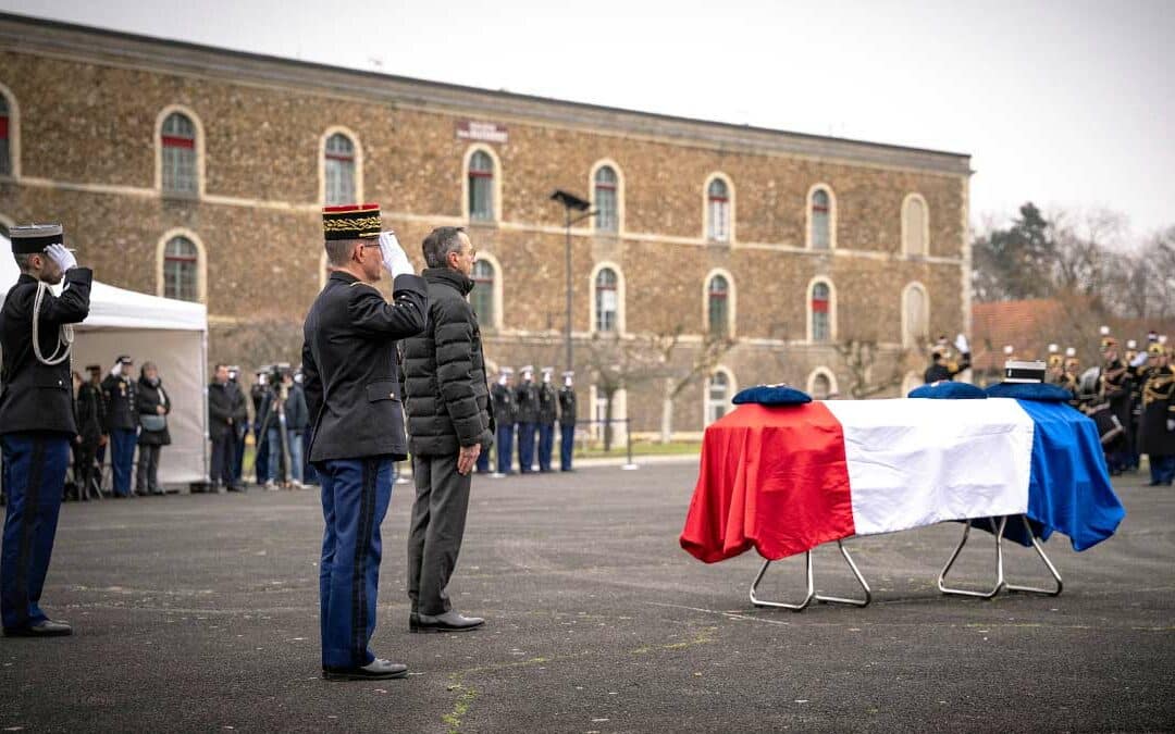 Bruno Retailleau rend hommage au capitaine Monnier, « homme de devoir », décédé en mission à Mayotte