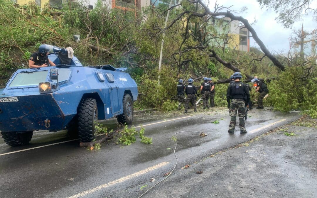 Mayotte dévastée par le cyclone Chido, course contre la montre pour secourir les sinistrés