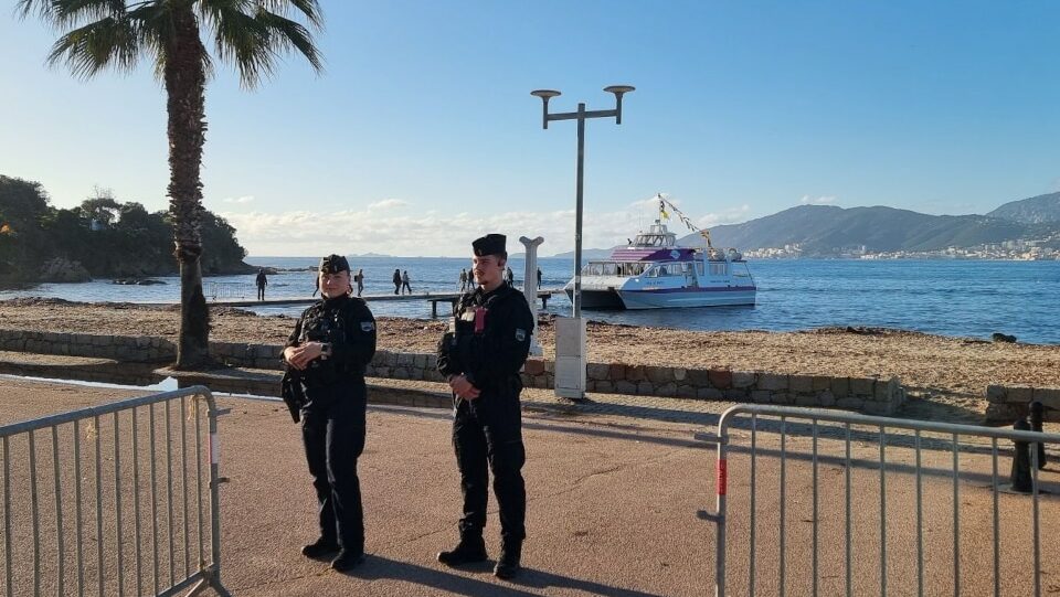 Indemnité d’absence missionnelle pour les gendarmes déplacés en Corse lors du voyage du Pape