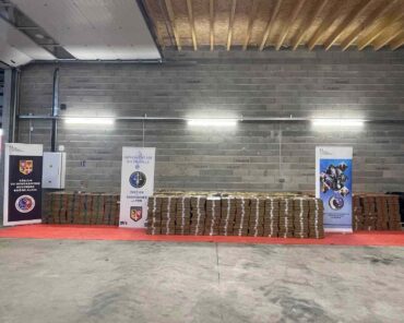 Le 22 avril 2025, une opération conduite par la section de recherches (SR) de Lyon, appuyée par plusieurs unités du groupement de gendarmerie départementale du Rhône a permis la saisie de plus de 9,1 tonnes de résine de cannabis. (PH: GENDARMERIE)