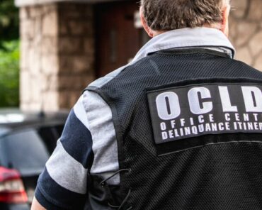Un gendarme de l'Office central de lutte contre la délinquance itinérante (OCLDI) lors d'une opération avec les forces de gendarmerie locales. (Photo d'illustration: F.G. /Gendarmerie)