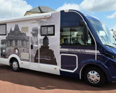 L'un des 13 camping-cars, déjà sérigraphié, va être attribué au groupement de gendarmerie départementale du Loir-et-Cher pour mener des missions de proximité et de contact, ou être utilisé comme poste de commandement mobile. (Photo: RG CVL)