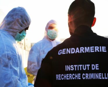 À partir des prélèvements effectués sur les incendies, les experts de la Gendarmerie déterminent en laboratoire la présence de produits accélérateurs, pouvant indiquer le caractère criminel d'un feu. (Photo d'illustration: PJGN)