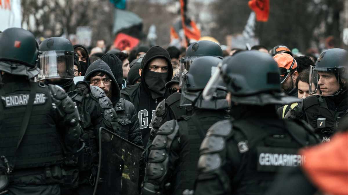 À nouveau 80.000 gendarmes et policiers déployés pour la journée de mobilisation du 18 septembre À nouveau 80.000 gendarmes et policiers déployés pour la journée de mobilisation du 18 septembre