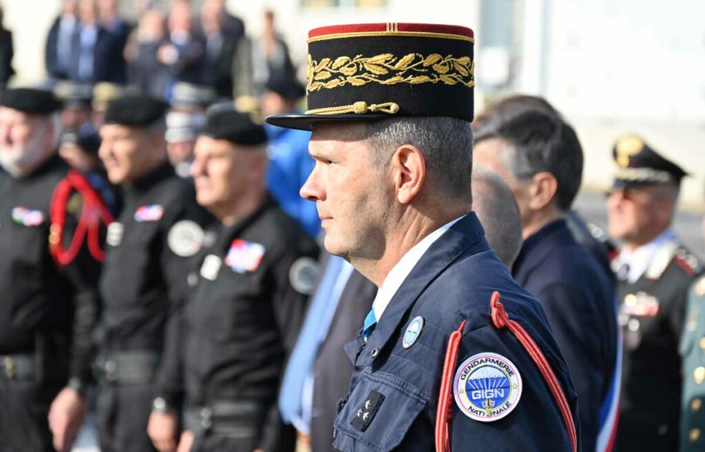 Le général G.Réty, commandant le Groupe d'intervention de la Gendarmerie nationale (GIGN), lors de sa cérémonie d'adieu aux armes, jeudi 2 octobre 2025, à Satory. (Photo: L.Picard/L'Essor)