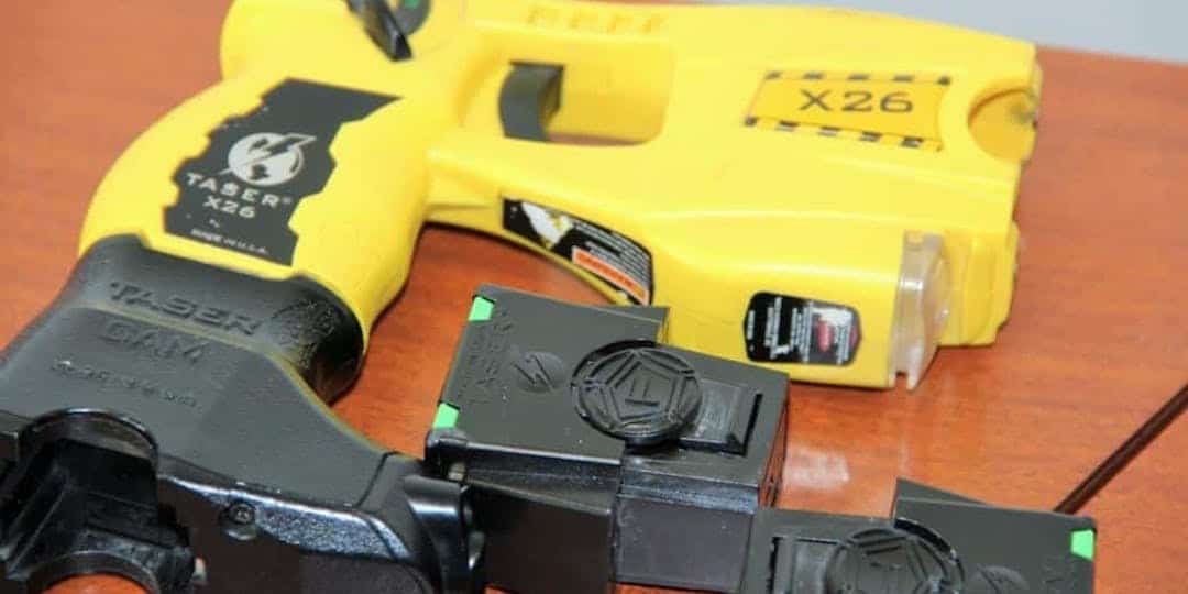 Un ancien gendarme adjoint relaxé en appel, douze ans après la mort d’un étudiant suite à un tir de Taser Un ancien gendarme adjoint relaxé en appel, douze ans après la mort d’un étudiant suite à un tir de Taser