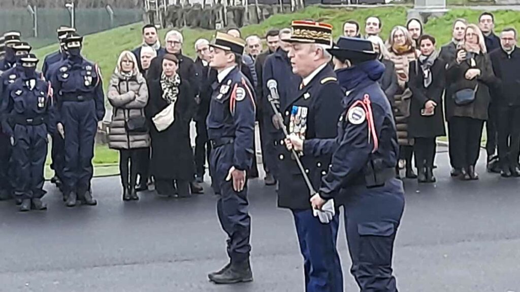 Cérémonie d'installation du colonel Benoît Villeminoz à la tête du Groupe d'intervention de la Gendarmerie nationale (GIGN), par le directeur général de la Gendarmerie, le général d'armée Hubert Bonneau, le 12 décembre 2025, à Satory. (Photo: PMG/L'Essor)