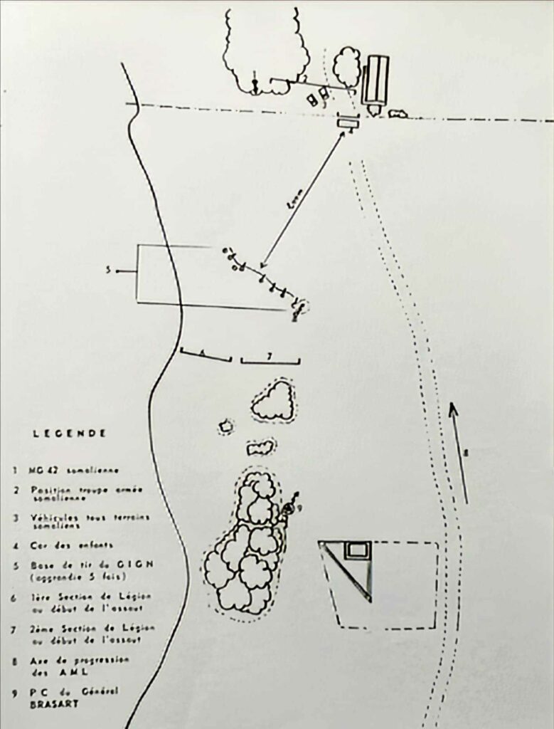 Croquis réalisé par Christian Prouteau, présentant les positions des tireurs d'élite du jeune Groupe d'intervention de la Gendarmerie nationale (GIGN), des légionnaires français et des militaires somaliens, autour du bus pris en otage et stoppé à Loyada (Djibouti), à quelques mètres de la frontière avec la Somalie. (Photo: Coll. privée)