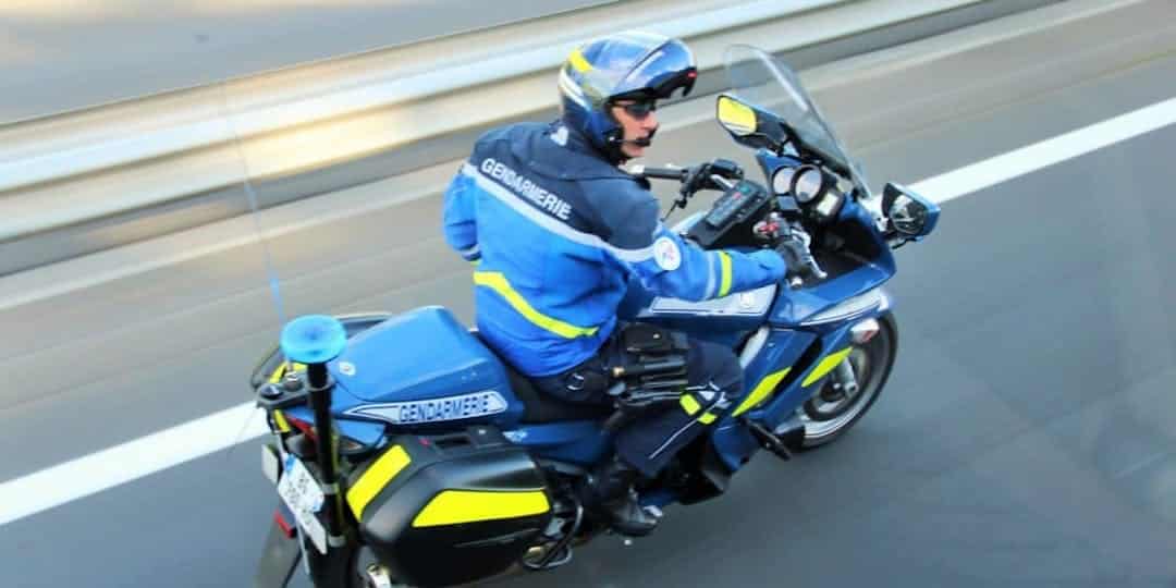 Refus d’obtempérer : un motard de la Gendarmerie blessé lors d’une course-poursuite