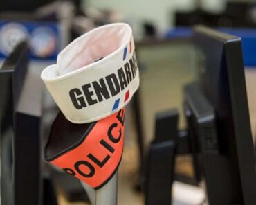 Pour accéder gratuitement aux musées, les gendarmes et policiers hors service devraient se signaler à l'entrée et être porteur de leur arme de dotation et de leurs attributs réglementaires pour agir en civil (brassard "police" ou "gendarmerie" et carte professionnelle). (Photo d'illustration: Y.Malenfer/Dicom-MI)