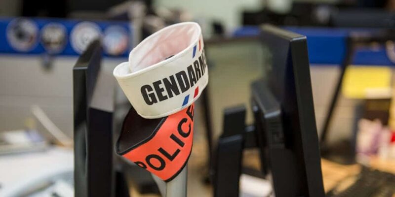 Pour accéder gratuitement aux musées, les gendarmes et policiers hors service devraient se signaler à l'entrée et être porteur de leur arme de dotation et de leurs attributs réglementaires pour agir en civil (brassard "police" ou "gendarmerie" et carte professionnelle). (Photo d'illustration: Y.Malenfer/Dicom-MI)