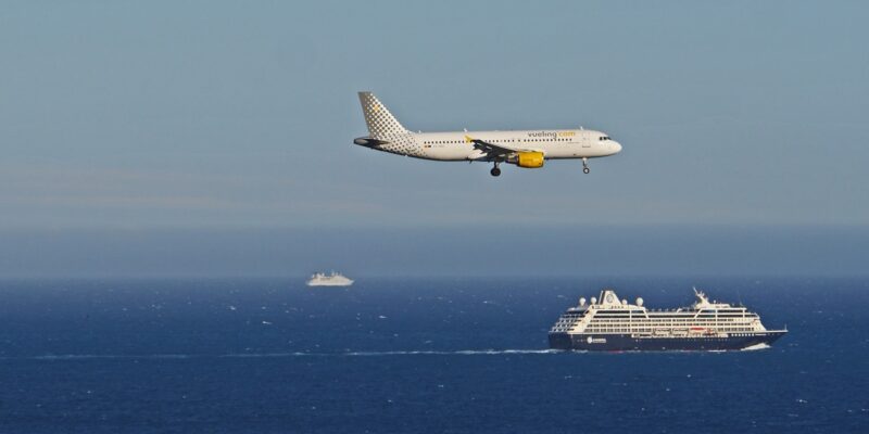 Par les airs ou les mers, les trafiquants utilisent de plus en plus de mules pour tenter d'importer de la drogue sur le territoire. (Photo d'illustration: PxHere)