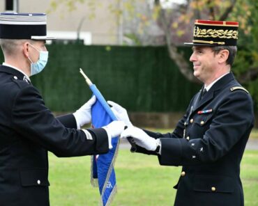 Le groupement de l'Isère sera le second commandement départemental pour Frédéric Joguet, ici à gauche. En pleine pandémie de Covid-19, il avait pris le commandement du groupement du Loir-et-Cher en octobre 2020. D'autres nominations aurons lieu dans les prochaines semaines. (Photo d'archive: Prefet41)