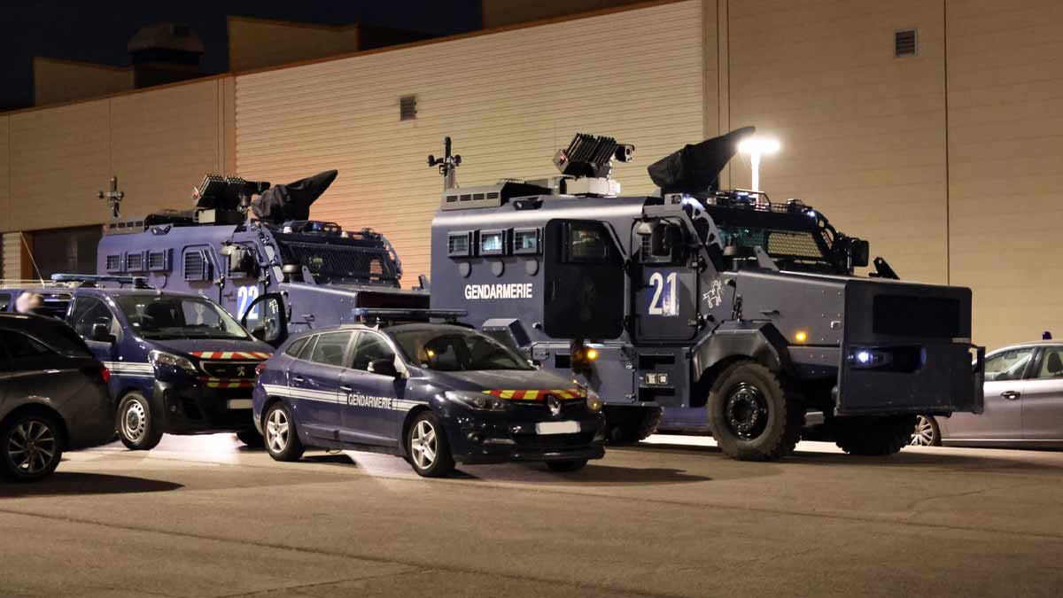 Coup dur porté à la DZ Mafia : 26 mises en examen, 15 détentions provisoires, 4 millions d&rsquo;euros de saisies