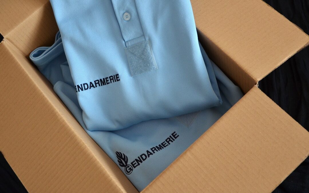 Deux hommes, dont un ancien gendarme, mis en examen après des propos racistes en uniforme lors d&rsquo;une soirée