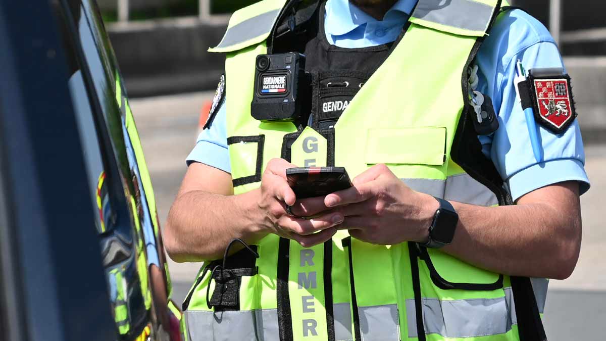 <i class='fa fa-lock' aria-hidden='true'></i> Reconnaissance faciale sur smartphone : un outil contesté mais encadré