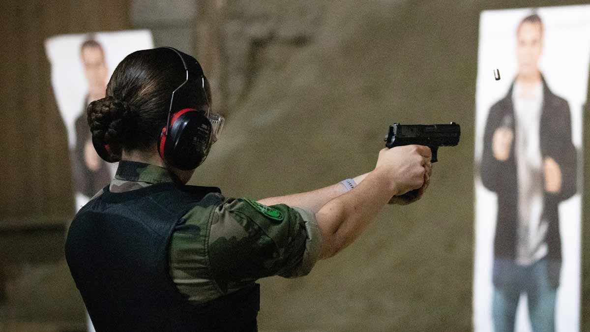 <i class='fa fa-lock' aria-hidden='true'></i> Landes : une jeune gendarme tire sur un homme violent armé d&rsquo;un couteau