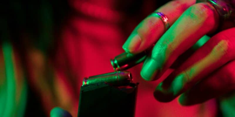 La criminalité change de visage : les femmes et les adolescents au service du crime