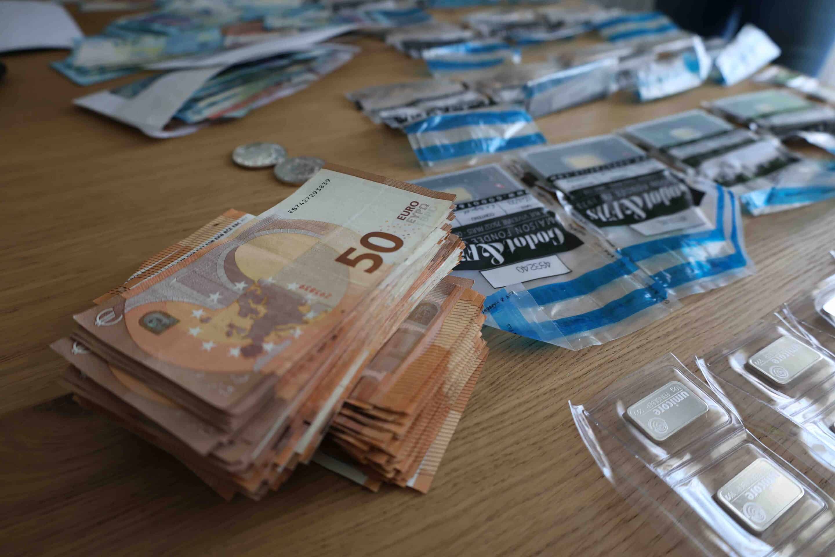 La brigade de recherche de Digne-les-Bains démantèle un mouvement sectaire et saisit près d&rsquo;un million d&rsquo;euros