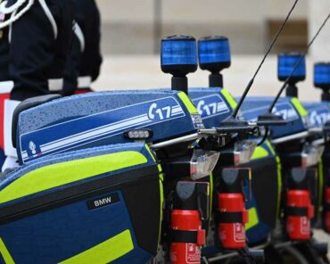 Alors qu'il participait à l'interception d'un poids lourd en infraction à hauteur de Leyr, au nord de Nancy, en Meurthe-et-Moselle, le gendarme motocycliste affecté à la brigade motorisée de Seichamps a été mortellement percuté par un automobiliste. (Photo d'illustration: L.Picard / L'Essor)