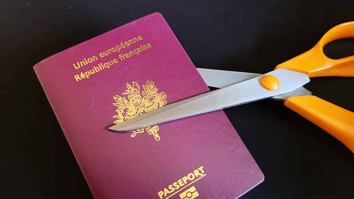 <i class='fa fa-lock' aria-hidden='true'></i> Centième déchéance de la nationalité française depuis 2015
