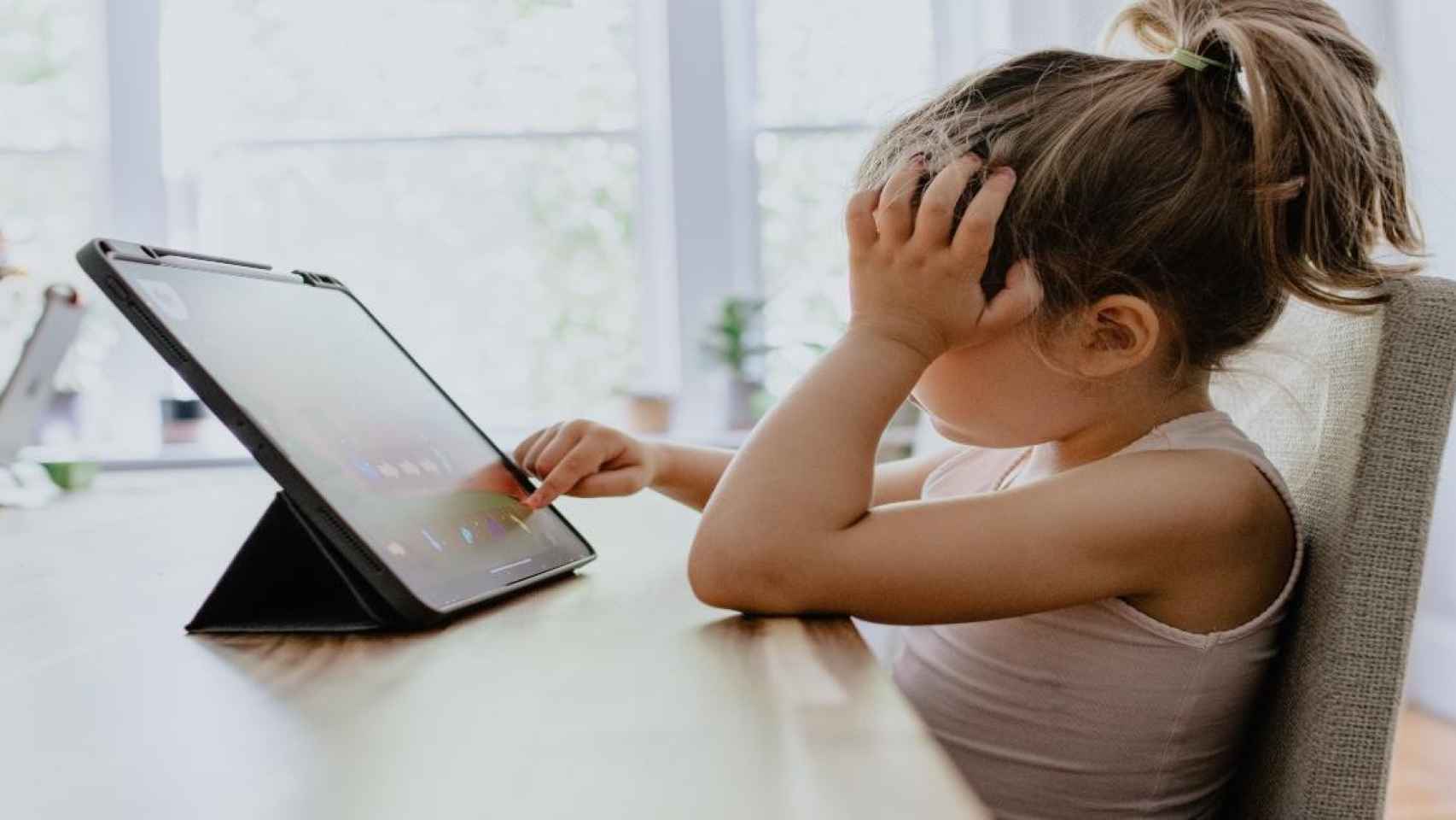 <i class='fa fa-lock' aria-hidden='true'></i> Réseau pédocriminel démantelé : quand les gendarmes s’infiltrent pour protéger les enfants <i class='fa fa-lock' aria-hidden='true'></i> Réseau pédocriminel démantelé : quand les gendarmes s’infiltrent pour protéger les enfants