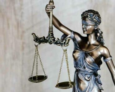 Condamné en première instance à 30 ans de réclusion criminelle, l'homme responsable de la mort de la gendarme Mélanie Lemée est à nouveau jugé du 1er au 10 juin 2026 en appel. (Photo d'illustration: Tingey-injury-law-firm/Unsplash)