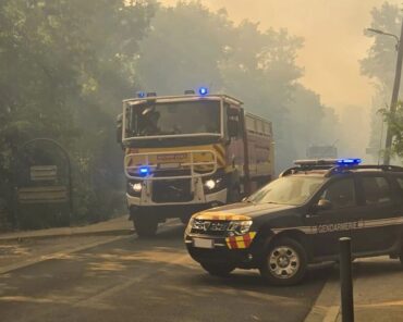 Dans tous les secteurs où les feux font rage, les gendarmes assurent la sécurité des axes de circulation pour fluidifier le passage des services de secours, en même temps qu'ils veillent sur les propriétés pour éviter les cambriolages opportuns... (Photo: Gendarmerie)