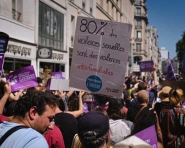 La manifestation du 4 juillet à Paris fait suite à la mort de la jeune Lyhanna. (Photo by Djoudi Hamani / Hans Lucas via AFP)