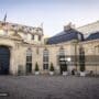 Cour du palais de Matignon.